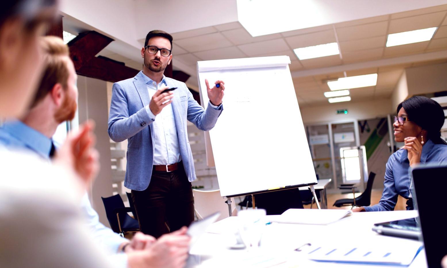 Overzicht van een budgetteringsworkshop met deelnemers op afstand